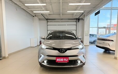 Toyota C-HR I рестайлинг, 2017 год, 1 749 000 рублей, 9 фотография