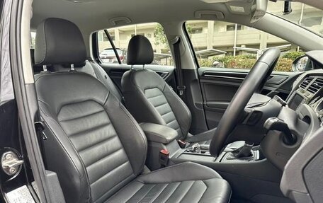 Volkswagen Golf VII, 2018 год, 980 001 рублей, 10 фотография