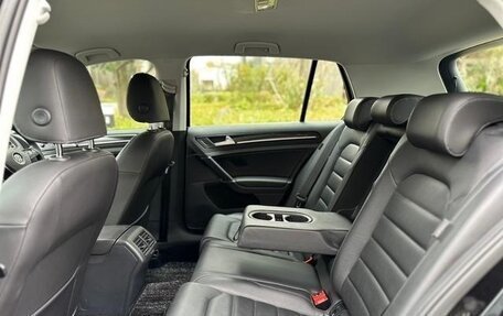 Volkswagen Golf VII, 2018 год, 980 001 рублей, 13 фотография