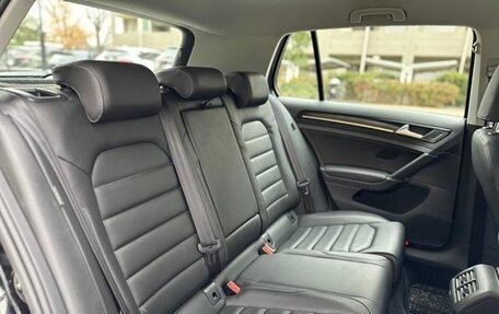 Volkswagen Golf VII, 2018 год, 980 001 рублей, 12 фотография