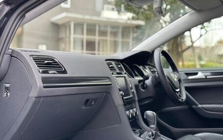 Volkswagen Golf VII, 2018 год, 980 001 рублей, 17 фотография
