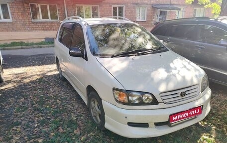 Toyota Ipsum II, 1998 год, 650 000 рублей, 1 фотография