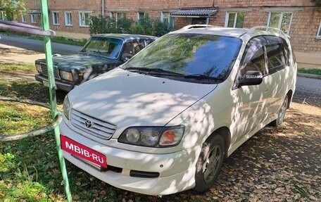 Toyota Ipsum II, 1998 год, 650 000 рублей, 2 фотография