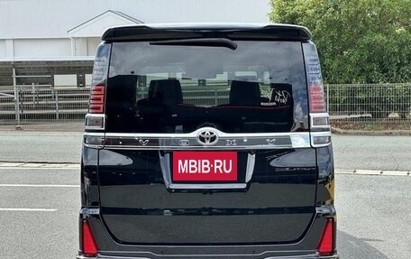 Toyota Voxy III, 2020 год, 1 800 001 рублей, 4 фотография