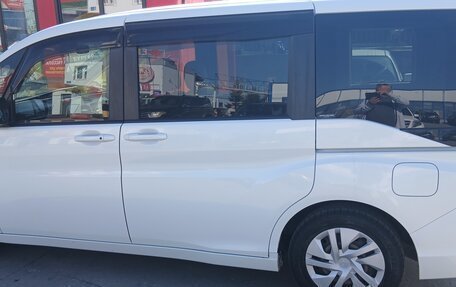 Honda Stepwgn IV, 2015 год, 1 800 000 рублей, 2 фотография