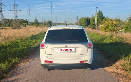 Mitsubishi Outlander III рестайлинг 3, 2013 год, 1 170 000 рублей, 9 фотография