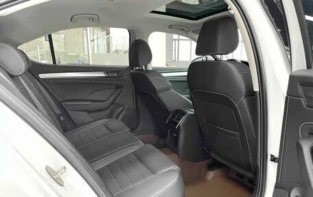 Skoda Superb III рестайлинг, 2023 год, 1 780 000 рублей, 12 фотография