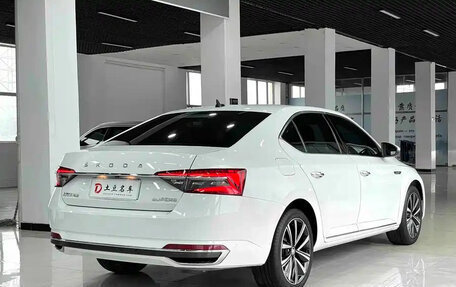 Skoda Superb III рестайлинг, 2023 год, 1 780 000 рублей, 4 фотография