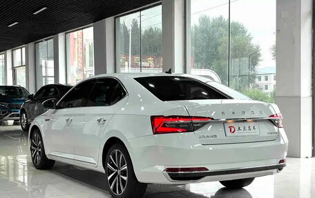 Skoda Superb III рестайлинг, 2023 год, 1 780 000 рублей, 6 фотография