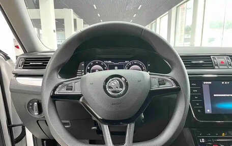 Skoda Superb III рестайлинг, 2023 год, 1 780 000 рублей, 9 фотография