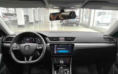 Skoda Superb III рестайлинг, 2023 год, 1 780 000 рублей, 8 фотография