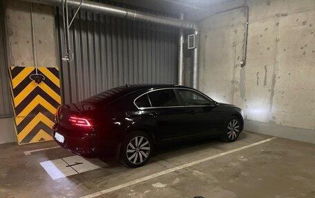 Volkswagen Passat B8 рестайлинг, 2019 год, 2 500 000 рублей, 2 фотография