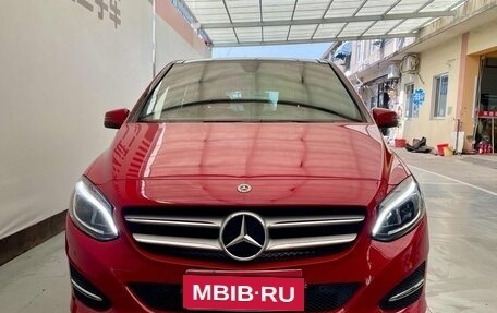 Mercedes-Benz B-Класс, 2018 год, 1 460 000 рублей, 2 фотография