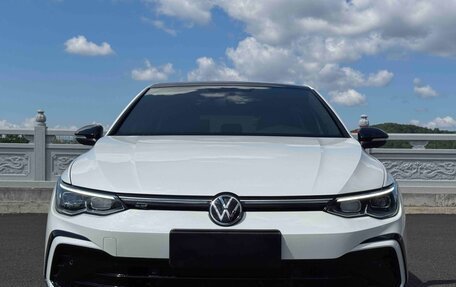 Volkswagen Golf VIII, 2022 год, 1 830 000 рублей, 2 фотография
