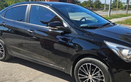 Hyundai Solaris II рестайлинг, 2014 год, 1 055 000 рублей, 1 фотография