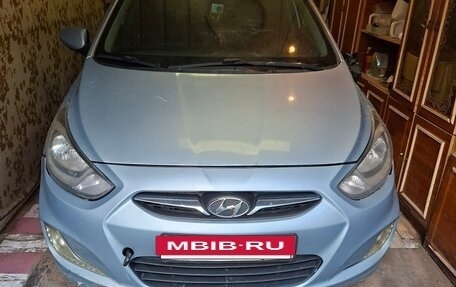 Hyundai Solaris II рестайлинг, 2012 год, 410 000 рублей, 2 фотография