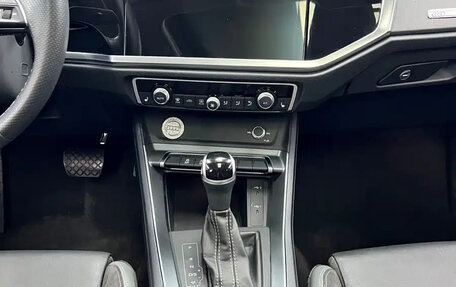 Audi Q3 Sportback, 2022 год, 2 220 000 рублей, 14 фотография