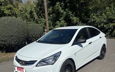 Hyundai Solaris II рестайлинг, 2015 год, 850 000 рублей, 7 фотография