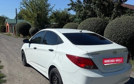 Hyundai Solaris II рестайлинг, 2015 год, 850 000 рублей, 9 фотография