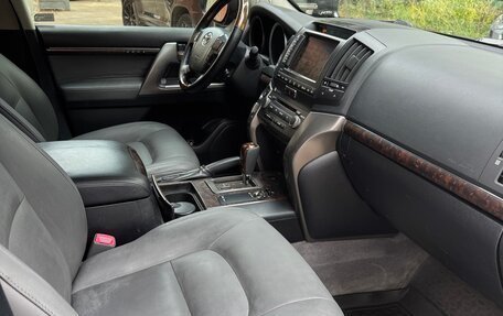Toyota Land Cruiser 200, 2010 год, 3 000 000 рублей, 13 фотография