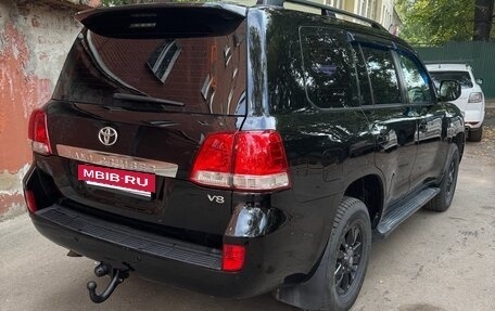 Toyota Land Cruiser 200, 2010 год, 3 000 000 рублей, 4 фотография