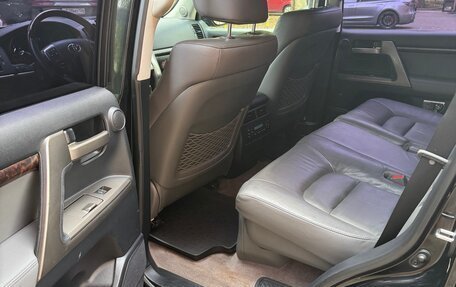 Toyota Land Cruiser 200, 2010 год, 3 000 000 рублей, 21 фотография