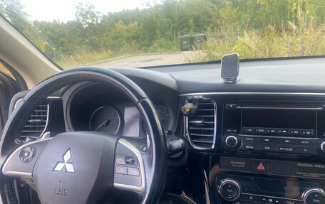 Mitsubishi Outlander III рестайлинг 3, 2014 год, 1 450 000 рублей, 11 фотография