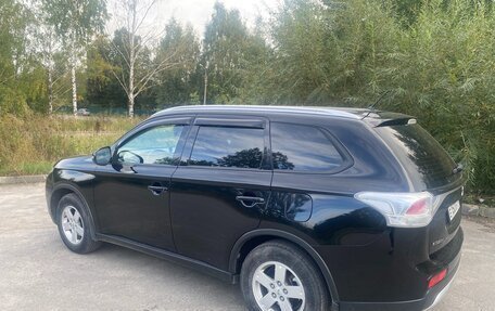 Mitsubishi Outlander III рестайлинг 3, 2014 год, 1 450 000 рублей, 7 фотография