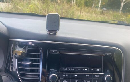 Mitsubishi Outlander III рестайлинг 3, 2014 год, 1 450 000 рублей, 9 фотография