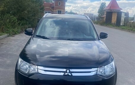 Mitsubishi Outlander III рестайлинг 3, 2014 год, 1 450 000 рублей, 6 фотография