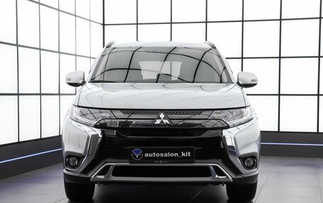 Mitsubishi Outlander III рестайлинг 3, 2022 год, 2 970 000 рублей, 2 фотография