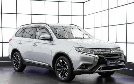 Mitsubishi Outlander III рестайлинг 3, 2022 год, 2 970 000 рублей, 3 фотография