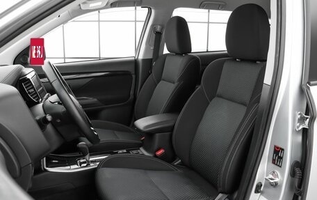Mitsubishi Outlander III рестайлинг 3, 2022 год, 2 970 000 рублей, 9 фотография