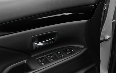 Mitsubishi Outlander III рестайлинг 3, 2022 год, 2 970 000 рублей, 14 фотография