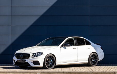 Mercedes-Benz E-Класс, 2018 год, 2 595 000 рублей, 1 фотография