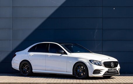 Mercedes-Benz E-Класс, 2018 год, 2 595 000 рублей, 3 фотография