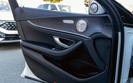 Mercedes-Benz E-Класс, 2018 год, 2 595 000 рублей, 15 фотография