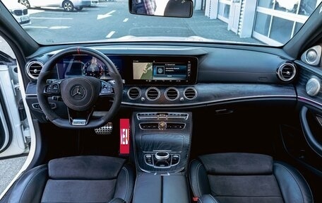 Mercedes-Benz E-Класс, 2018 год, 2 595 000 рублей, 19 фотография