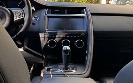 Jaguar E-Pace, 2018 год, 3 200 000 рублей, 6 фотография