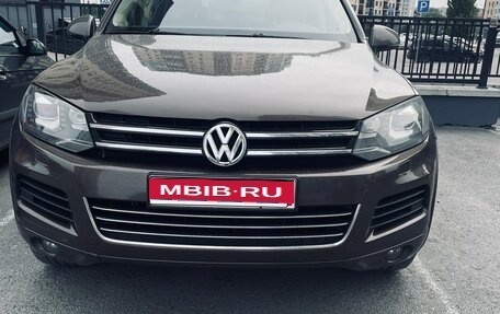 Volkswagen Touareg III, 2013 год, 2 400 000 рублей, 1 фотография