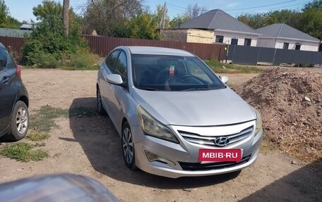 Hyundai Solaris II рестайлинг, 2015 год, 650 000 рублей, 3 фотография