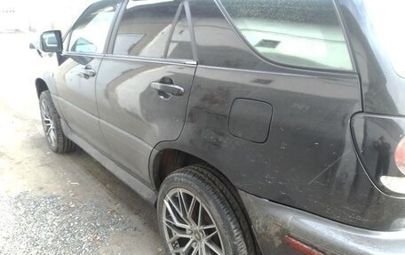 Toyota Harrier, 1998 год, 950 000 рублей, 3 фотография