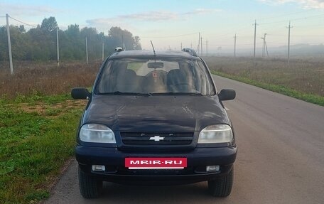 Chevrolet Niva I рестайлинг, 2005 год, 300 000 рублей, 2 фотография