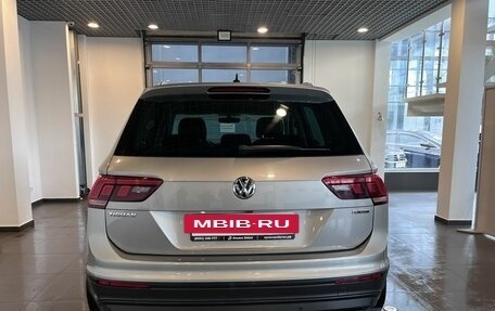 Volkswagen Tiguan II, 2018 год, 2 960 000 рублей, 4 фотография
