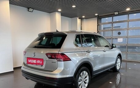 Volkswagen Tiguan II, 2018 год, 2 960 000 рублей, 3 фотография