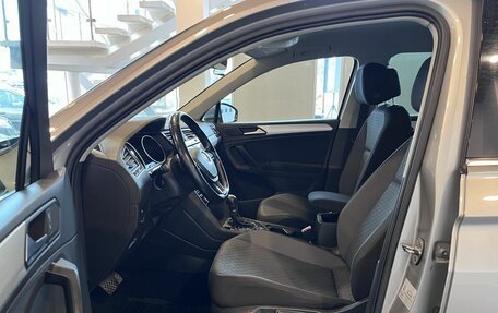 Volkswagen Tiguan II, 2018 год, 2 960 000 рублей, 16 фотография