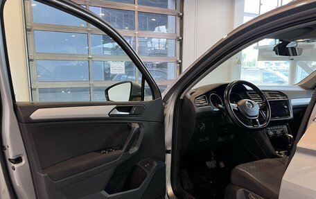 Volkswagen Tiguan II, 2018 год, 2 960 000 рублей, 21 фотография