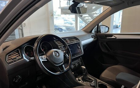 Volkswagen Tiguan II, 2018 год, 2 960 000 рублей, 23 фотография