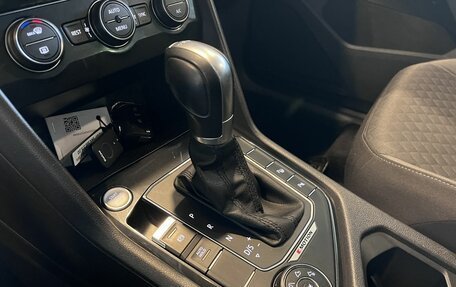 Volkswagen Tiguan II, 2018 год, 2 960 000 рублей, 31 фотография