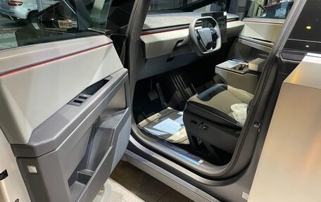 Tesla Cybertruck, 2026 год, 18 999 750 рублей, 11 фотография
